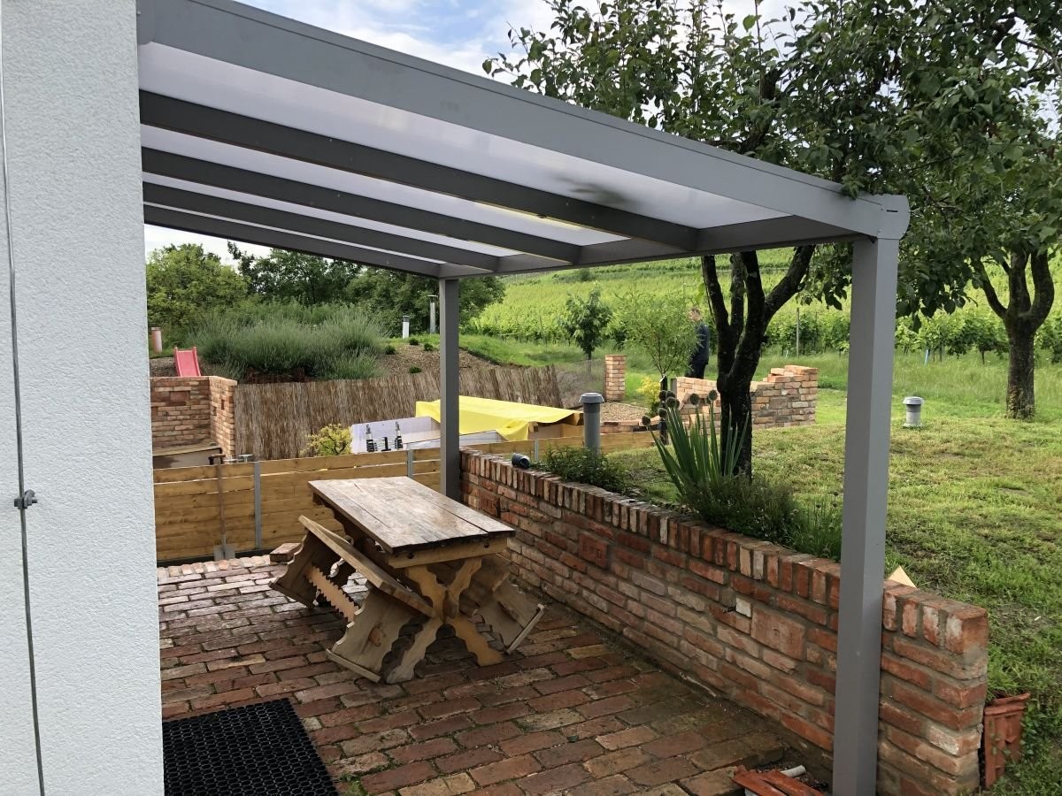 pergola na dvorku